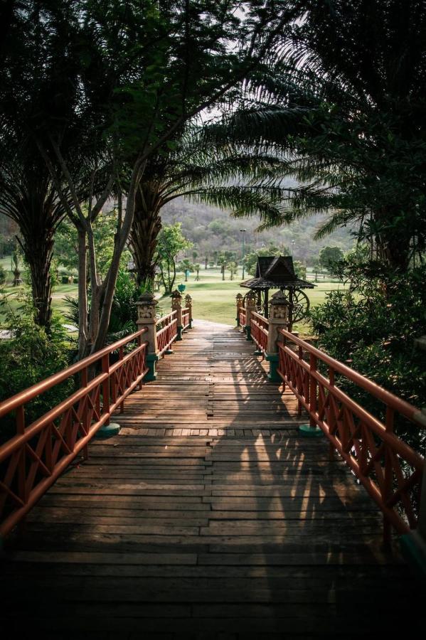 Phubachiang Golf & Resort Pakse Esterno foto