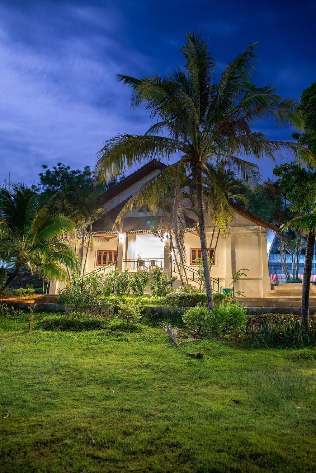 Phubachiang Golf & Resort Pakse Esterno foto