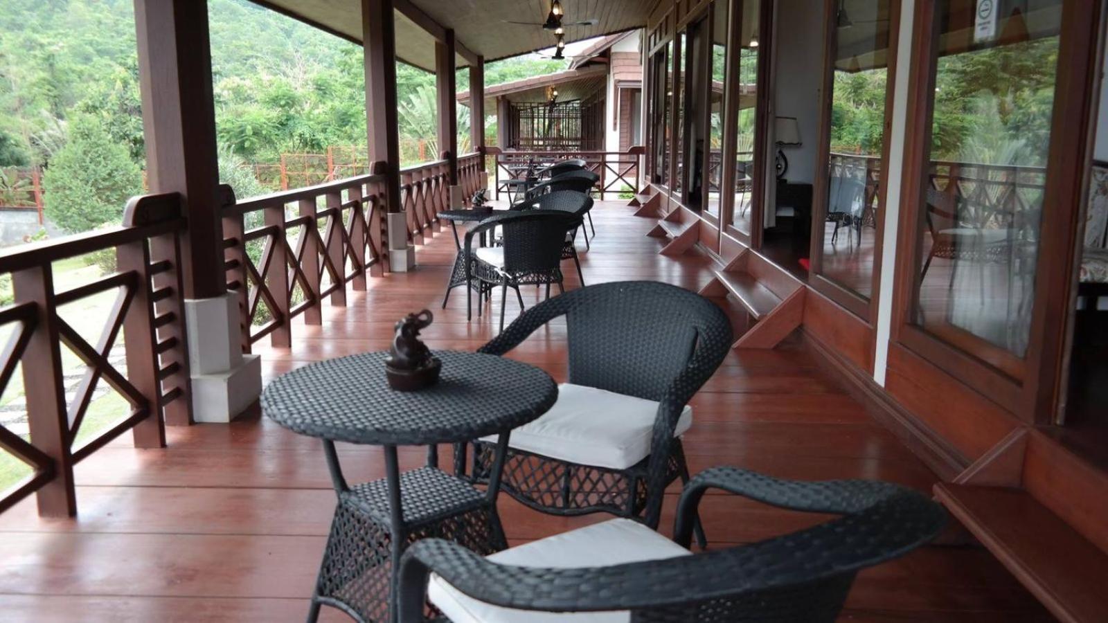 Phubachiang Golf & Resort Pakse Esterno foto