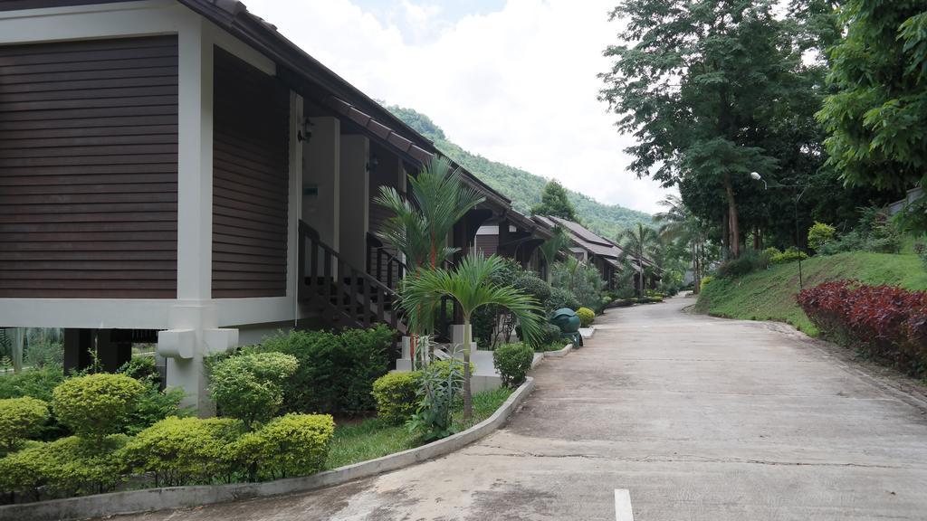 Phubachiang Golf & Resort Pakse Esterno foto