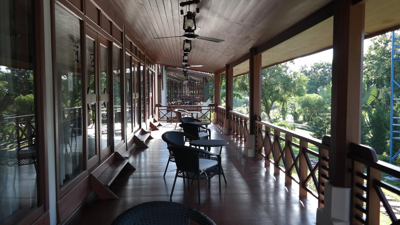 Phubachiang Golf & Resort Pakse Esterno foto