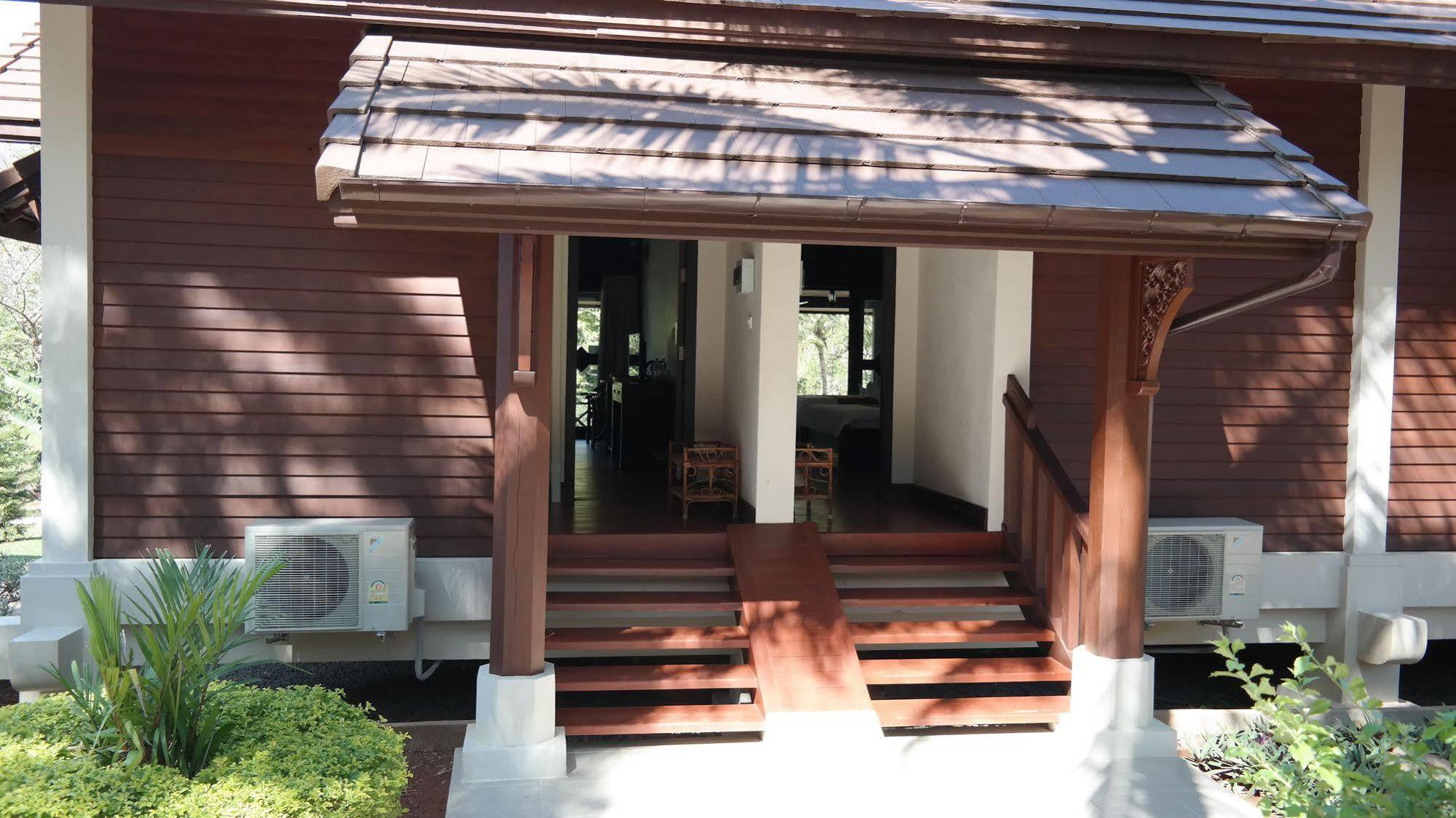 Phubachiang Golf & Resort Pakse Esterno foto