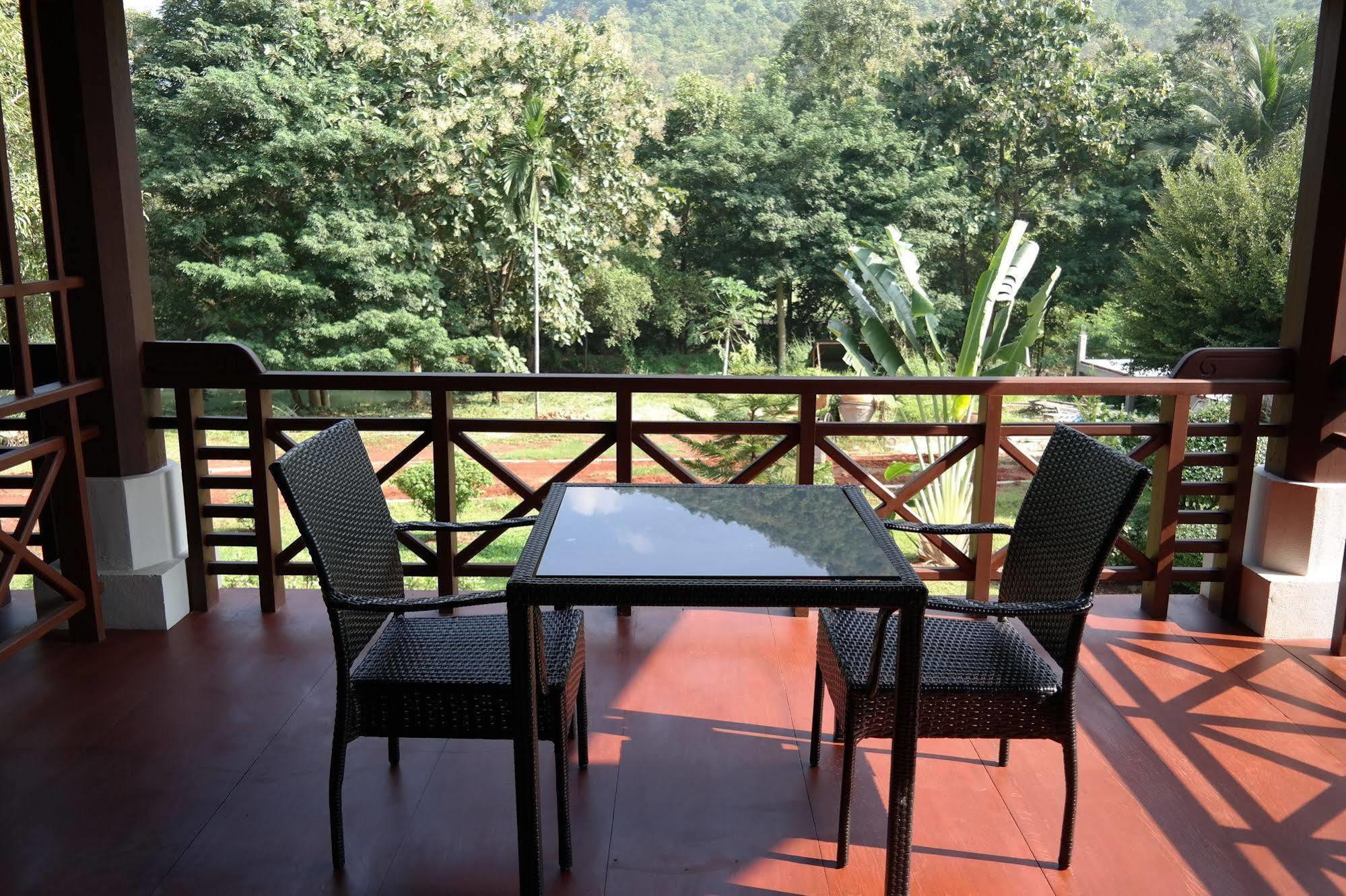 Phubachiang Golf & Resort Pakse Esterno foto