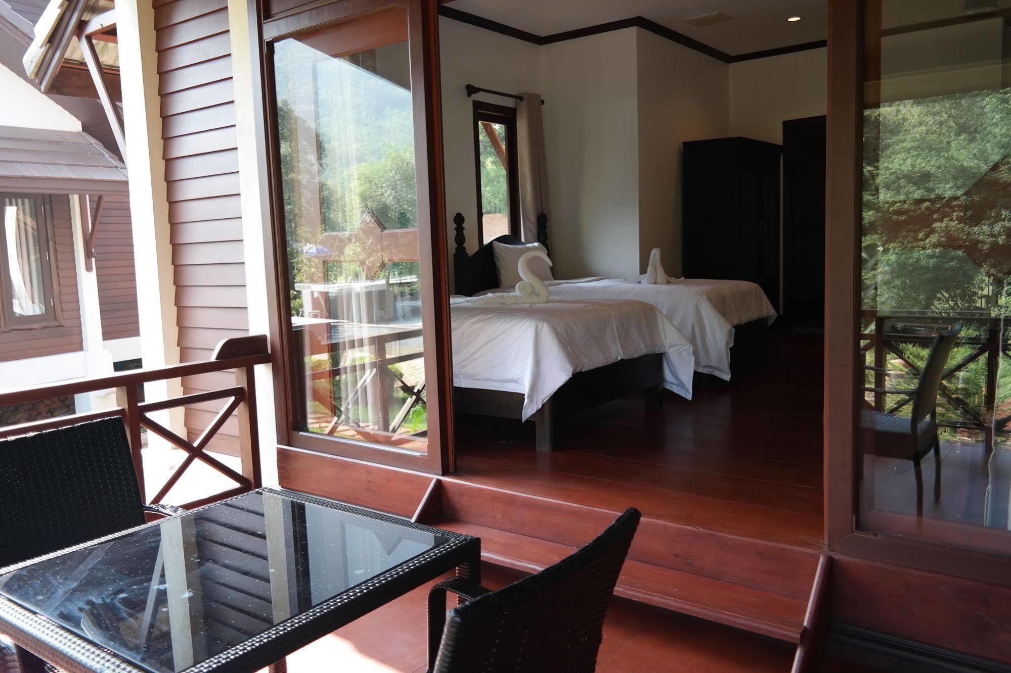 Phubachiang Golf & Resort Pakse Esterno foto