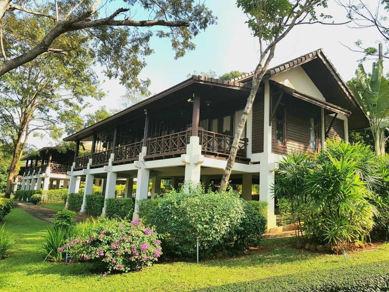 Phubachiang Golf & Resort Pakse Esterno foto
